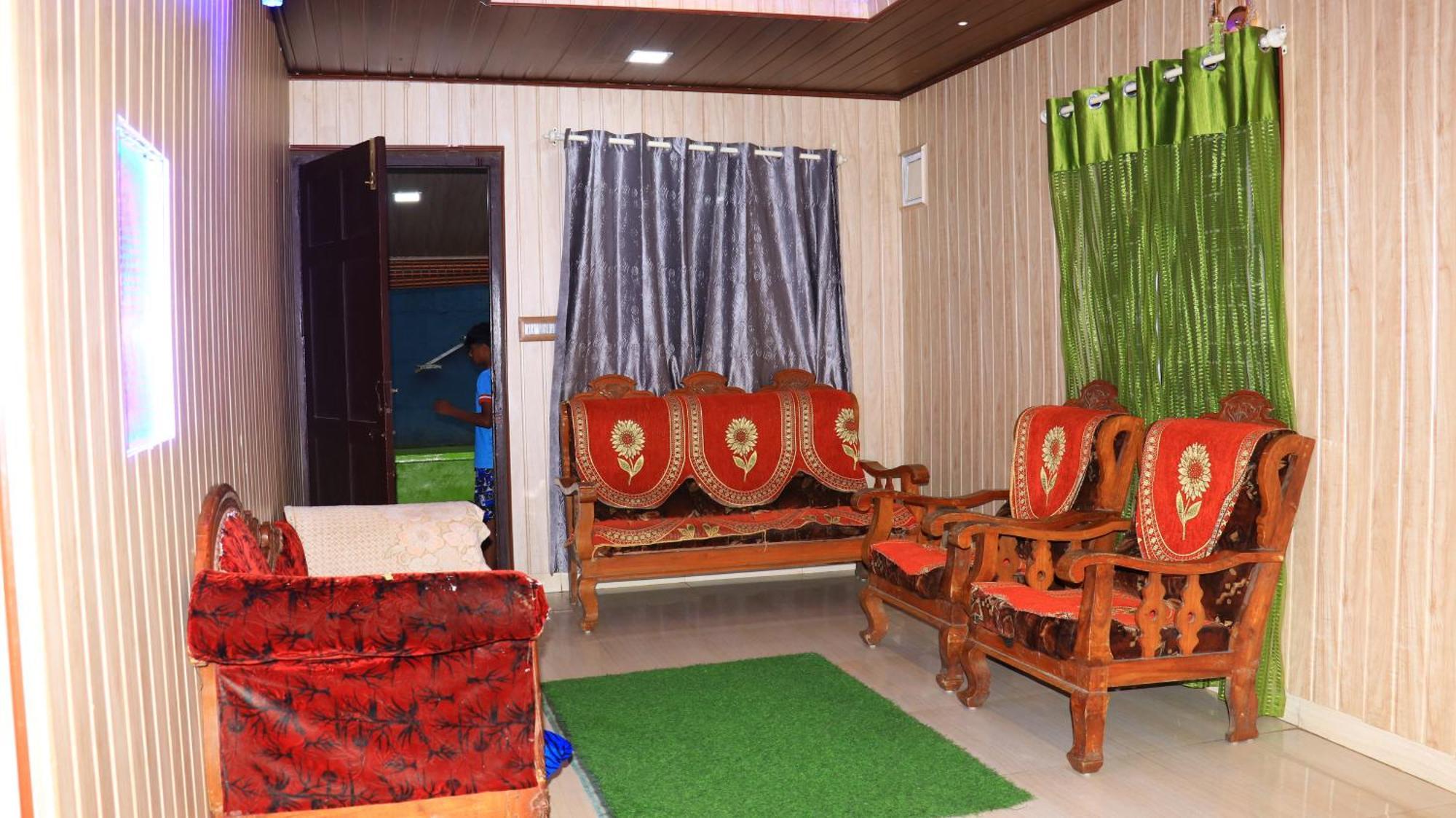 Navaneeth Homestay Devikolam Exterior photo